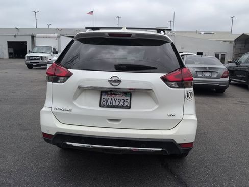 Used 2019 Nissan Rogue SV FWD image 5