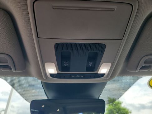 Used 2024 Honda Pilot Touring image 22