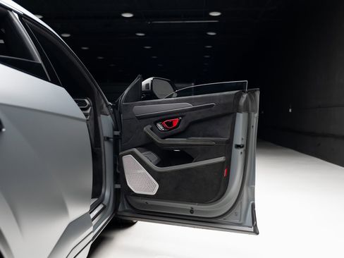 Used 2024 Lamborghini Urus Performante image 69