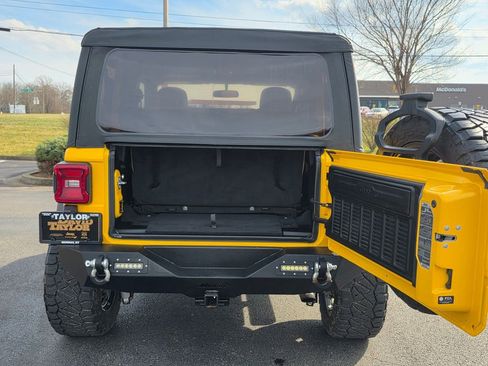 Used 2021 Jeep Wrangler Sport S image 34