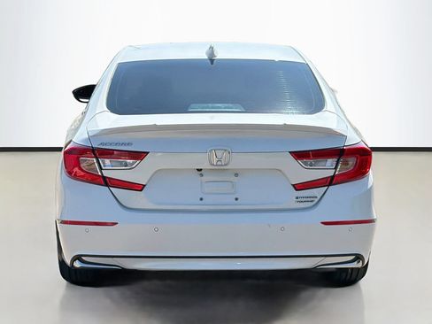 Used 2018 Honda Accord Touring image 6