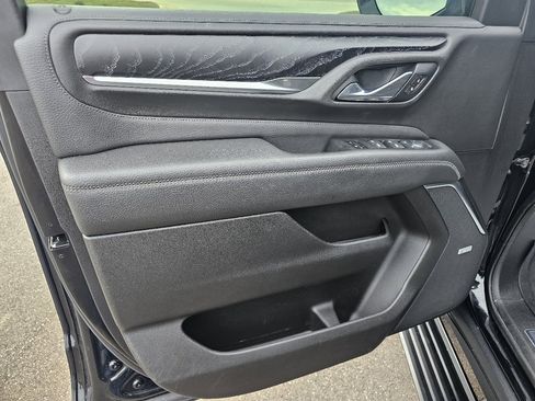 Used 2021 GMC Yukon Denali w/ Denali Premium Package image 8