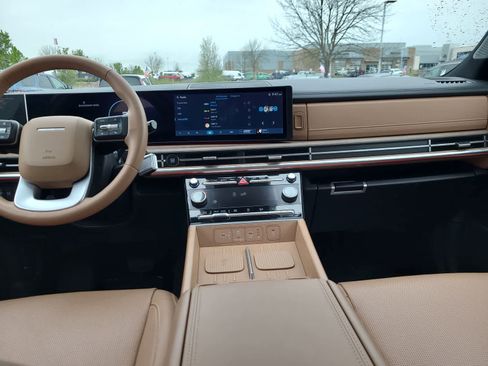 Used 2025 Hyundai Santa Fe Limited image 18