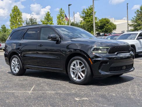 Used 2024 Dodge Durango GT RWD image 2