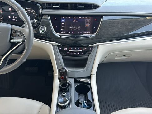 Used 2020 Cadillac XT6 Premium Luxury AWD/4WD image 10