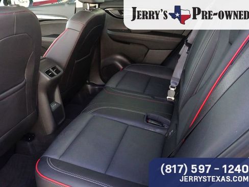 Used 2023 Buick Envision Essence w/ Sport Touring Package image 21