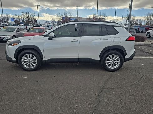 Used 2022 Toyota Corolla Cross LE image 6