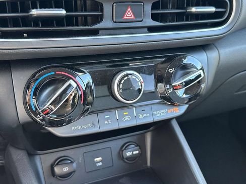 Used 2023 Hyundai Kona SEL AWD/4WD image 28