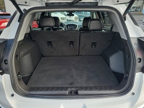 Used 2022 GMC Terrain SLT image 20