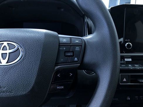 Used 2025 Toyota Camry LE image 27