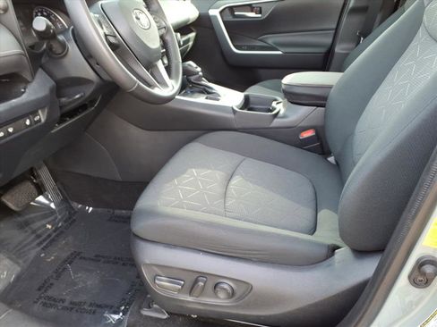 Used 2020 Toyota RAV4 XLE w/ Convenience Package image 15