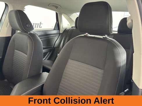 Used 2024 Volkswagen Jetta S image 8