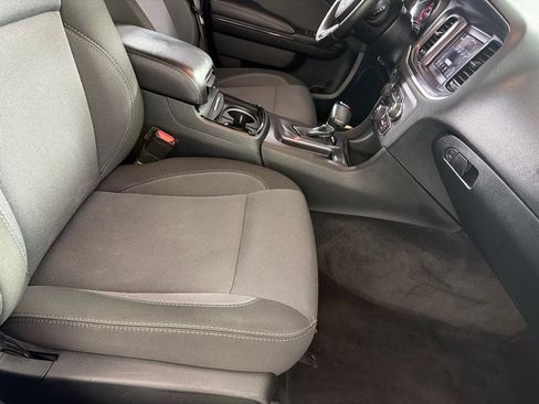 Used 2018 Dodge Charger SXT w/ Blacktop Package RWD image 22
