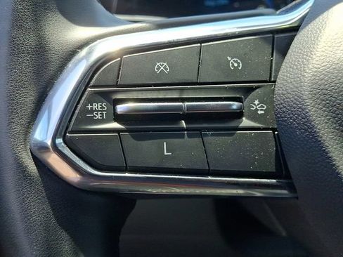 Used 2025 Chevrolet Equinox LT FWD image 16
