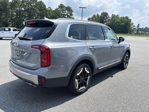 Used 2025 Kia Telluride S FWD image 10