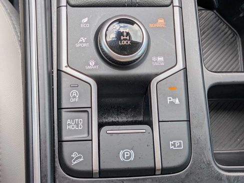 Certified 2025 Kia Sorento S AWD/4WD image 31