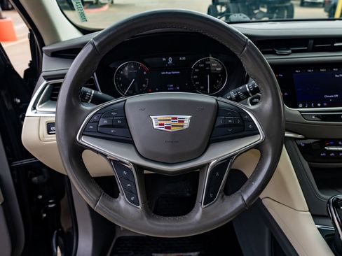 Used 2020 Cadillac XT5 Premium Luxury w/ LPO, Floor Liner Package image 15