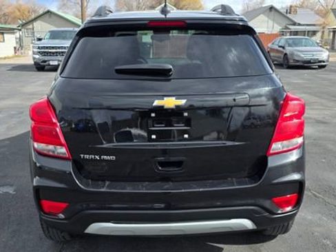 Used 2022 Chevrolet Trax LT w/ LT Convenience Package image 5