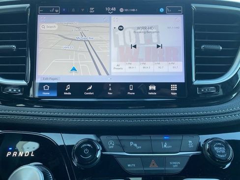 Used 2024 Chrysler Pacifica Limited w/ S Appearance Package image 19