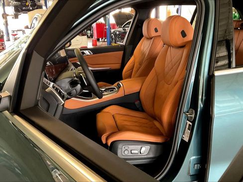 New 2026 BMW X5 sDrive40i w/ Premium Package image 9