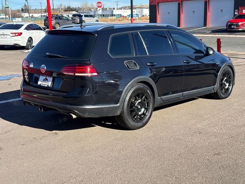 Used 2019 Volkswagen Golf Alltrack S image 7