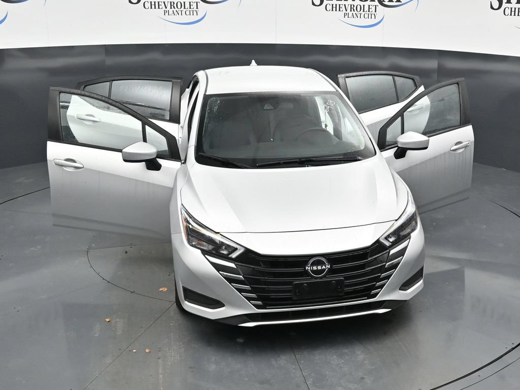 Used 2025 Nissan Versa SV FWD image 34