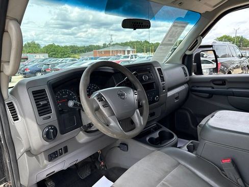Used 2013 Nissan NV 2500 SV w/ Side Curtain Airbag Pkg RWD image 32
