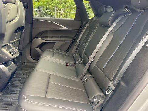 Used 2024 Cadillac Lyriq Luxury w/ LPO, Floor Liner Package AWD/4WD image 11