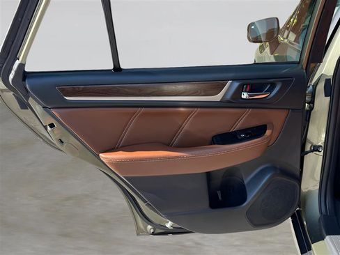 Used 2018 Subaru Outback 3.6R Touring w/ Popular Package #3 image 26