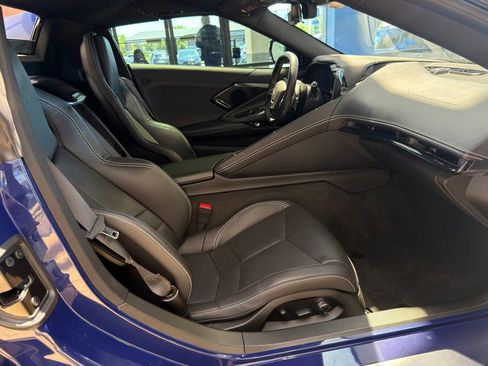 Used 2025 Chevrolet Corvette Stingray Preferred Conv w/ Stealth Interior Trim Package RWD image 19