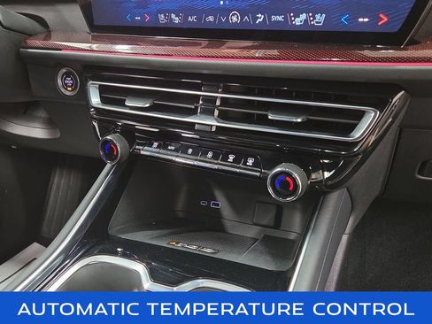 Used 2024 Chevrolet Traverse RS w/ LPO, Floor Liner Package AWD/4WD image 17