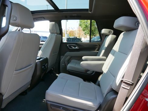 Used 2024 Chevrolet Tahoe Z71 w/ Off-Road Capability Package image 32