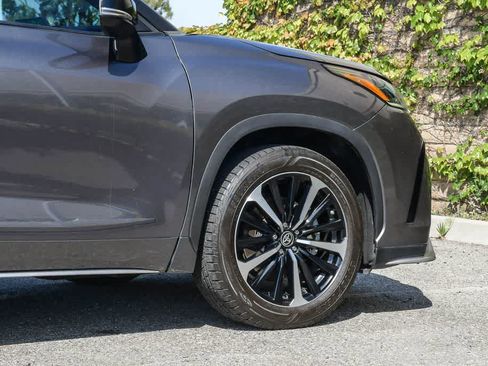 Used 2021 Toyota Highlander XSE AWD/4WD image 11