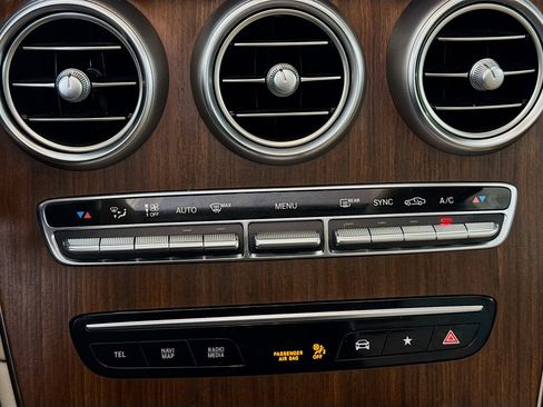 Used 2022 Mercedes-Benz GLC 300 4MATIC image 18