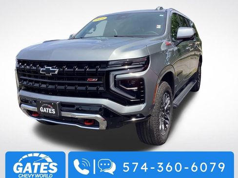 Used 2025 Chevrolet Suburban Z71 AWD/4WD image 5