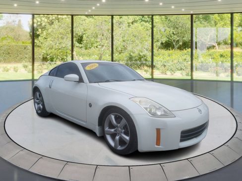 Used 2006 Nissan 350Z Enthusiast w/ (N93) Cargo Convenience Pkg image 3