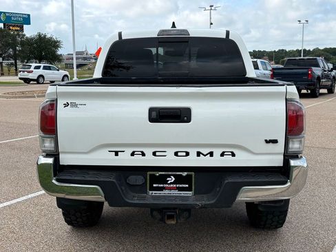 Used 2021 Toyota Tacoma TRD Off-Road AWD/4WD image 6
