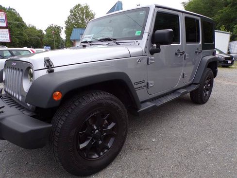 Used 2015 Jeep Wrangler Unlimited Sport w/ Quick Order Package 24S AWD/4WD image 5