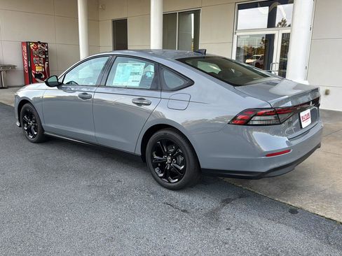 New 2025 Honda Accord SE image 3