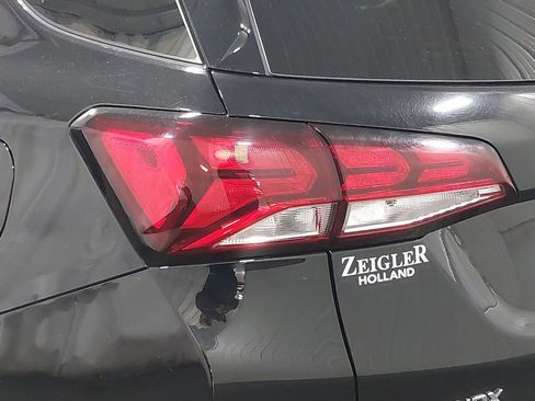 Used 2023 Chevrolet Equinox LT w/ Driver Convenience Package image 35