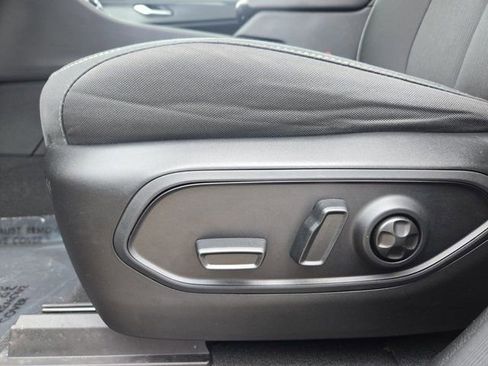 Used 2024 Jeep Grand Cherokee Laredo X image 30