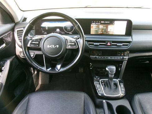 Used 2024 Kia Seltos EX image 30