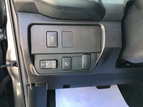Certified 2023 Toyota Tacoma SR AWD/4WD image 19