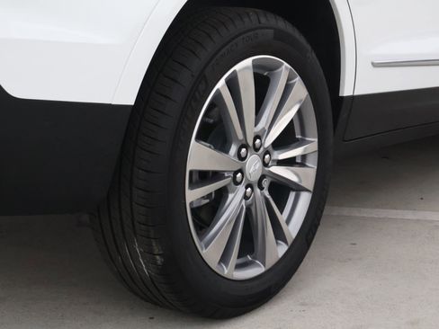 Used 2024 Cadillac XT5 Premium Luxury FWD image 12