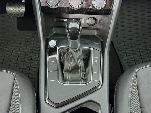 Used 2023 Volkswagen Taos SE image 33