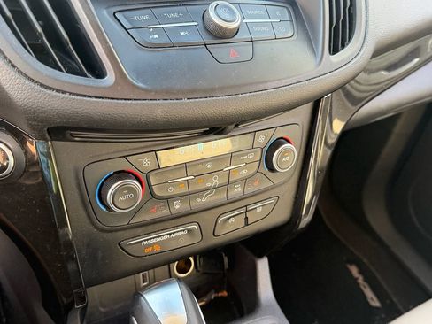 Used 2019 Ford Escape SEL FWD image 11