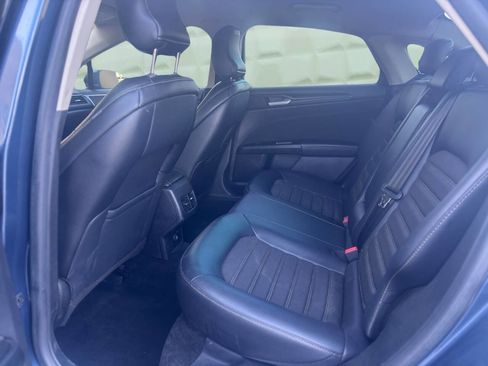 Used 2018 Ford Fusion SE w/ Equipment Group 201A image 16