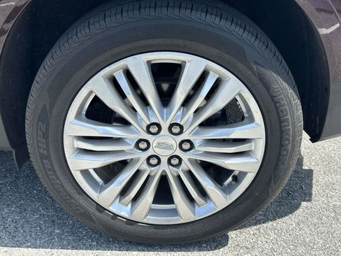 Used 2018 Cadillac XT5 Premium Luxury FWD image 29