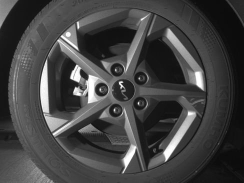 Used 2025 Kia K4 LXS image 15