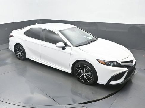 Used 2023 Toyota Camry SE image 29